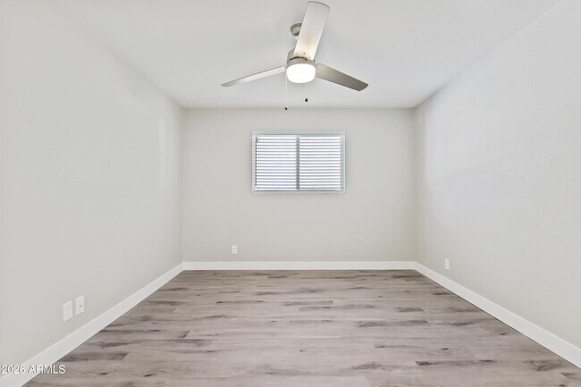 Building Photo - 35 W Medlock Dr