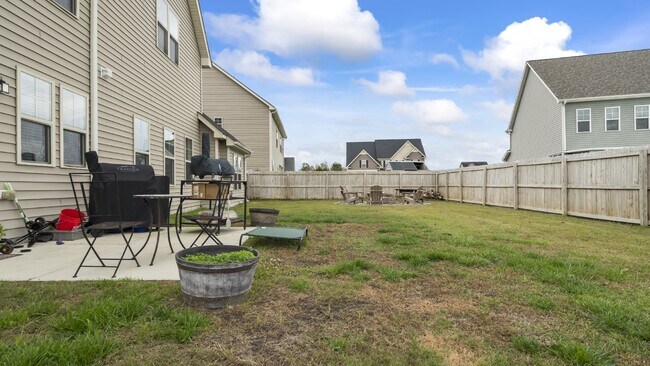 Building Photo - Towne Pointe
