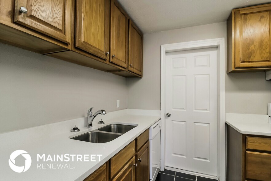 Building Photo - 508 S Cottage Hill Rd