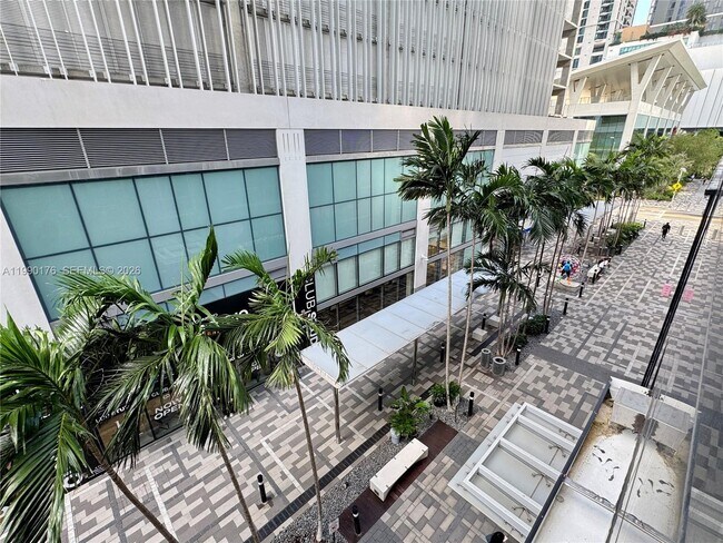 Building Photo - 851 NE 1st Ave