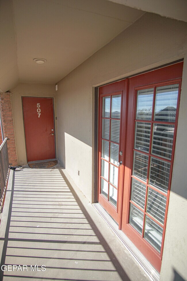 Building Photo - 4433 N Stanton St