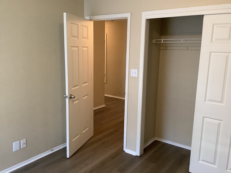 Building Photo - 6676 Augusta Hills Dr NE