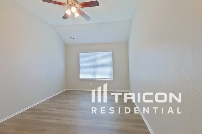 Building Photo - 809 Waggoman Rd