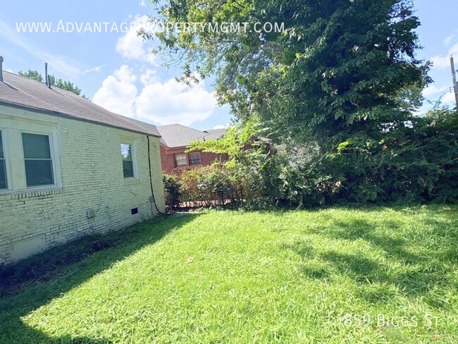 Building Photo - 859 Biggs St