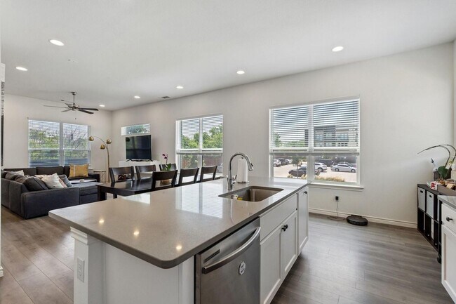 Building Photo - 2830 Addison Park Ln
