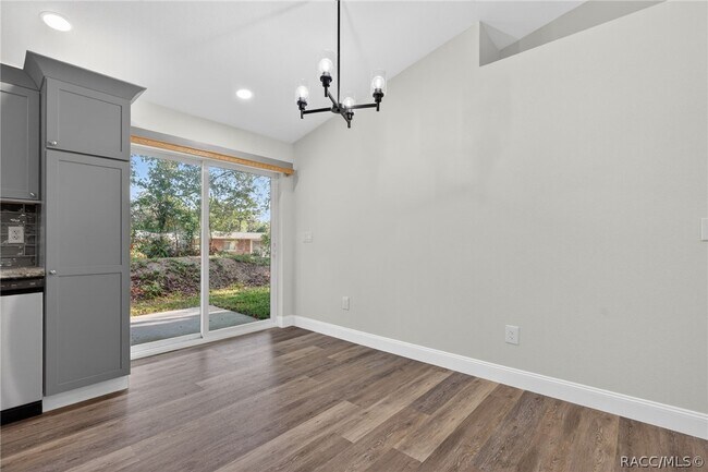 Building Photo - 618 Spruce St