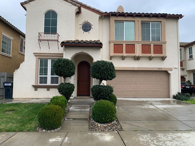 Primary Photo - Beautiful 2 story home ready to be home