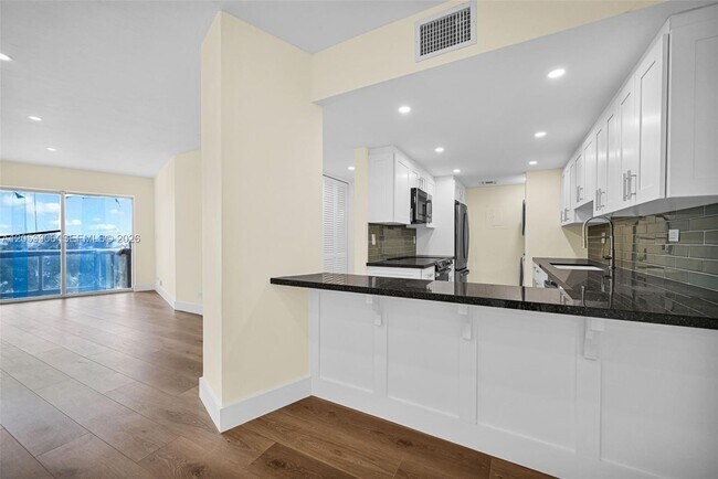 Building Photo - 2451 Brickell Ave