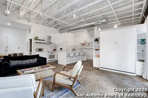 Building Photo - 1115 S Alamo St