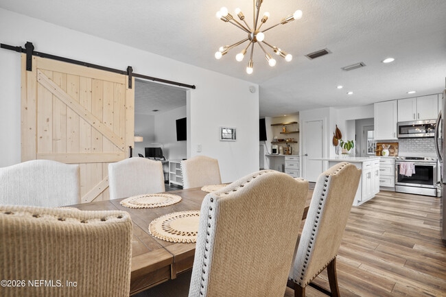 Building Photo - 6717 Lenczyk Dr