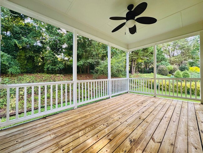 Building Photo - 5 BD, 4 BA Beautiful Wakefield Home
