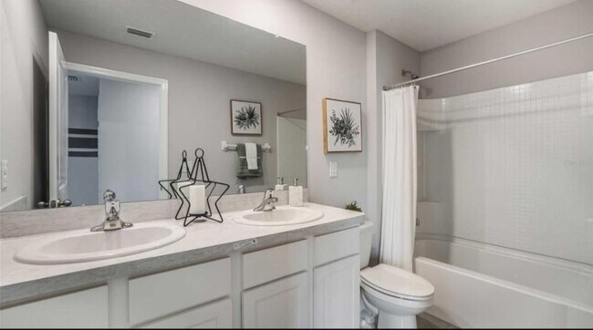 Building Photo - 33366 Darley Dl Trl
