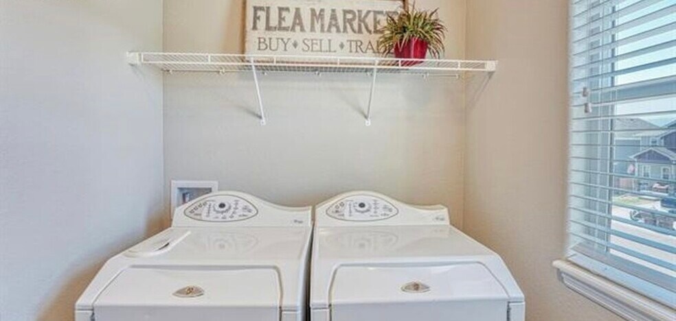 Building Photo - 6793 Galpin Dr