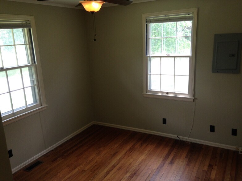 Building Photo - 1407 Sevier Ct