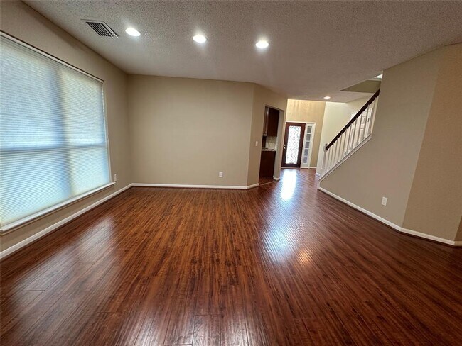 Building Photo - 9918 Cedaredge Dr
