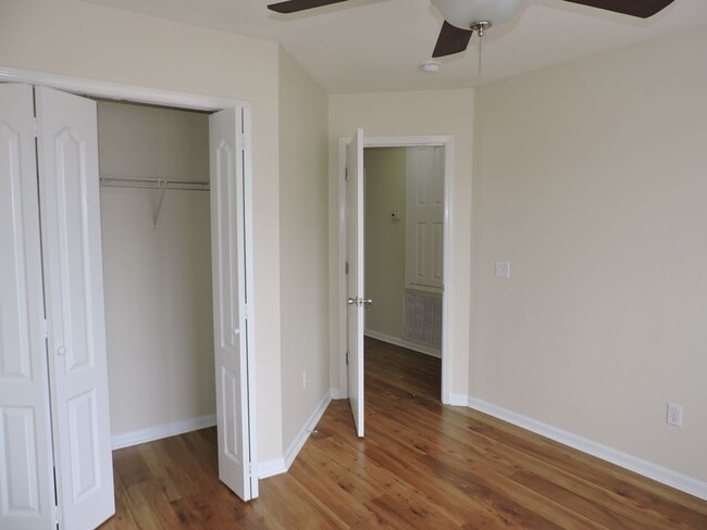 Building Photo - Four bedroom home near Whiting Field!