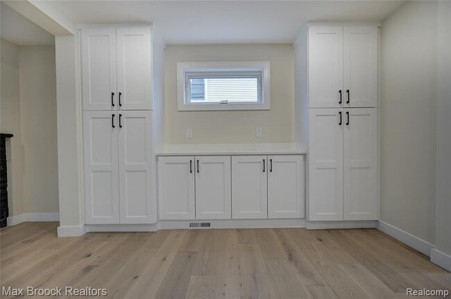 Building Photo - 409 Baldwin Ave