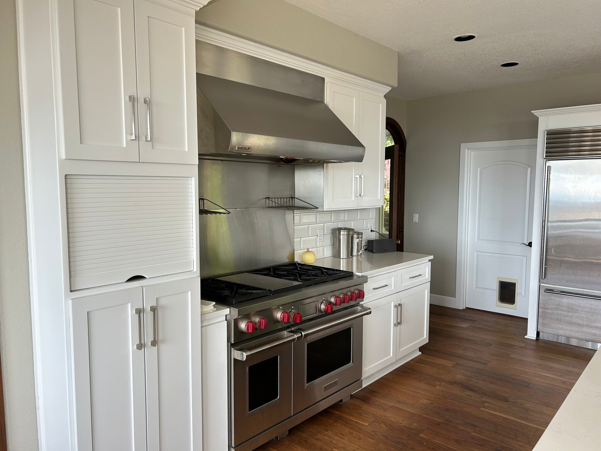 Wolf range - 3447 SW Doschview Ct