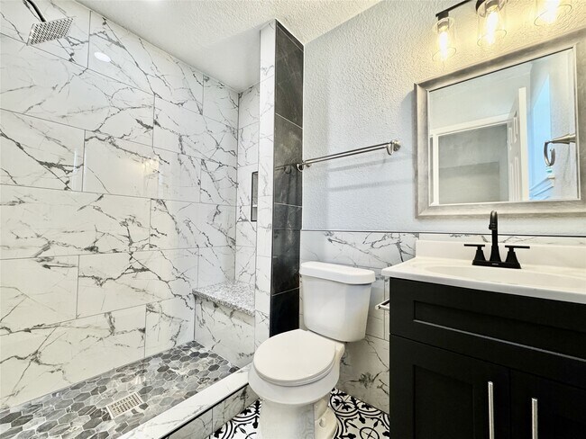 Building Photo - 15218 Falcon Ridge Dr