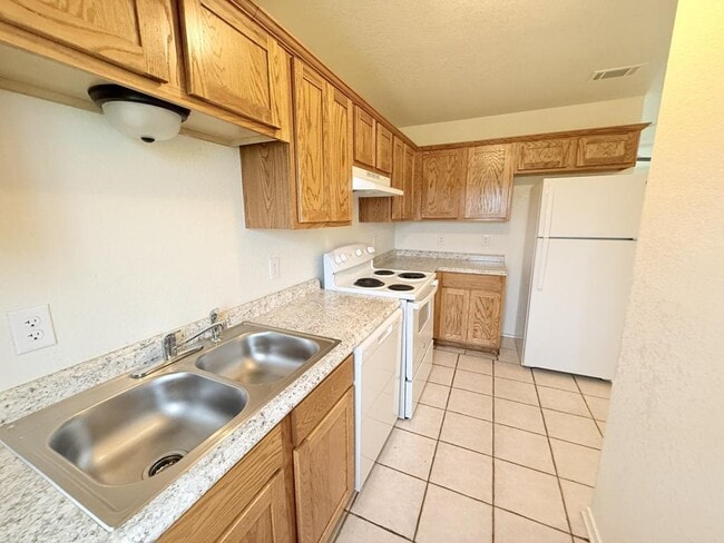 Building Photo - 1210 Industrial Apt C