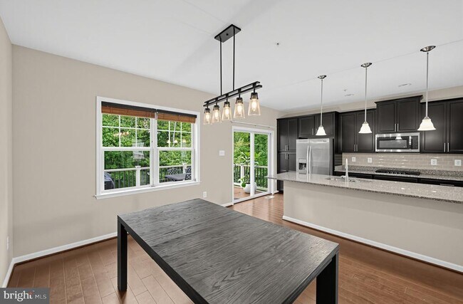 Building Photo - 7524 Holly Ridge Dr