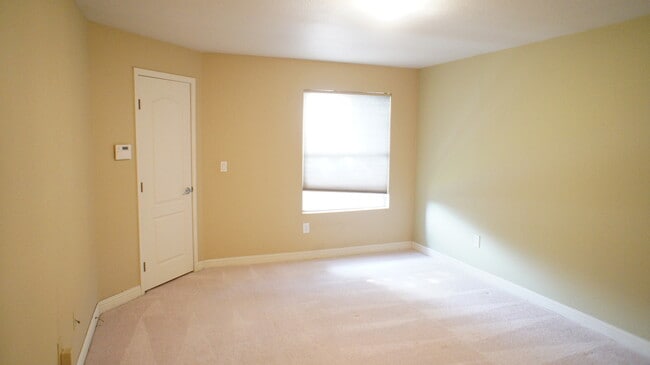 Building Photo - Stylish 1-Bedroom Condo with Community Amenities in Tuscan Villas