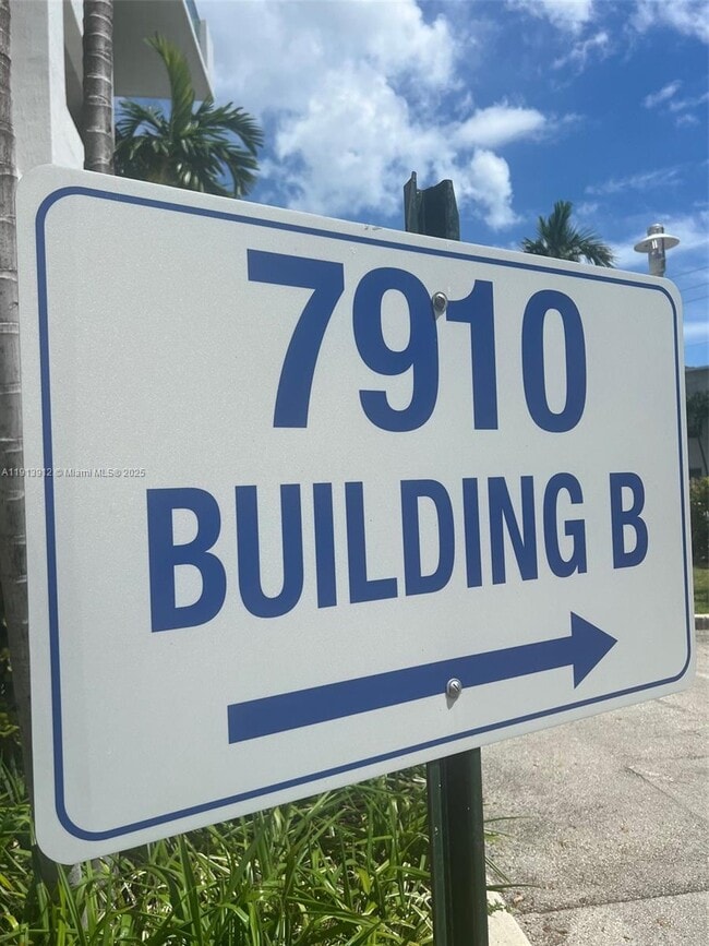 Building Photo - 7910 Harbor Island Dr