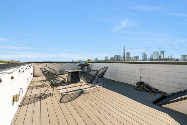 Building Photo - 1007 12th Ave N