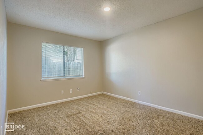 Building Photo - 9117 Fairmont Cir
