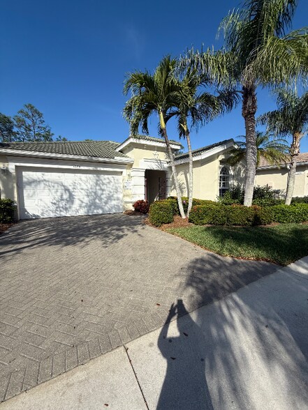 Building Photo - 1684 Sanctuary Pointe Ct