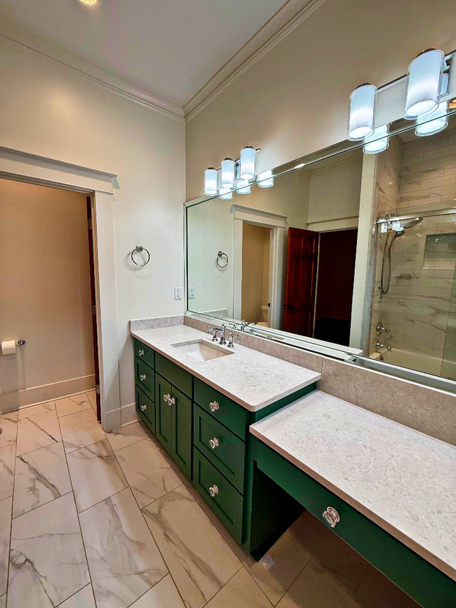 Building Photo - Beautifully Updated Historic Home in Midto...
