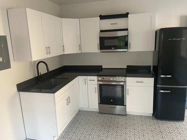 Building Photo - 135 Zamora Ave