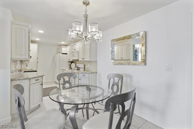 Building Photo - 1511 Estero Blvd