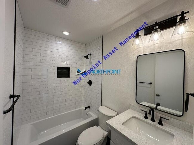 Building Photo - Remodeled 3BD/2BA Gem in Vintage Park