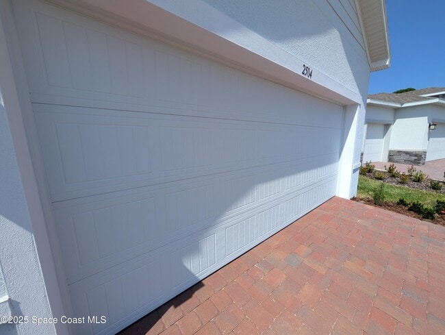 Building Photo - 2504 Landing Dr