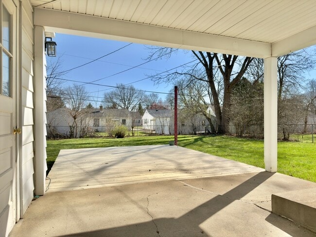 Building Photo - 3105 Burrmont Rd