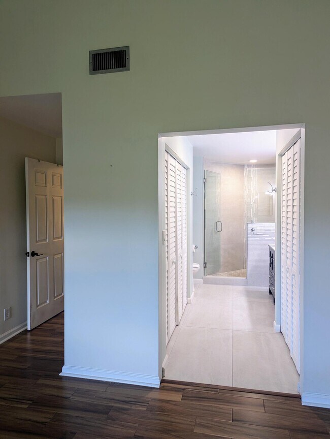 Building Photo - 12676 Shoreline Dr