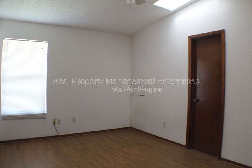 Building Photo - 4714 Creek Ct