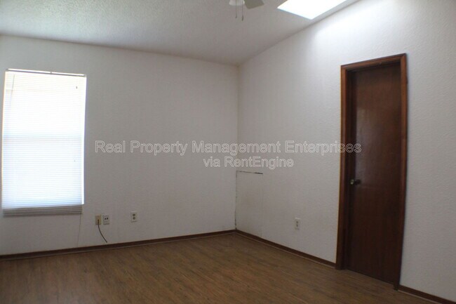 Building Photo - 4714 Creek Ct