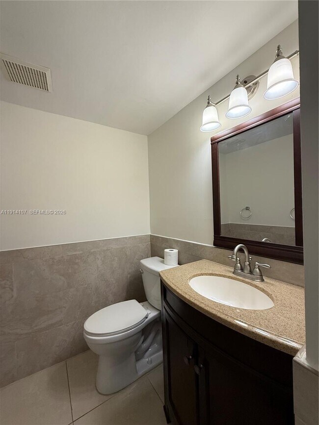 Building Photo - 13250 SW 4th Ct