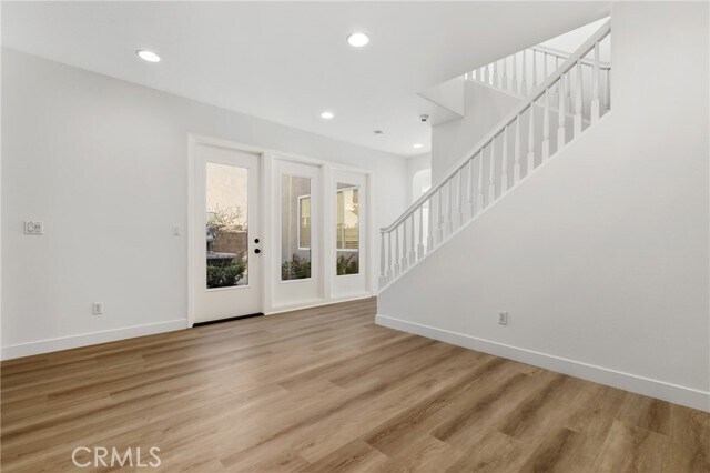 Building Photo - 6 Sutton