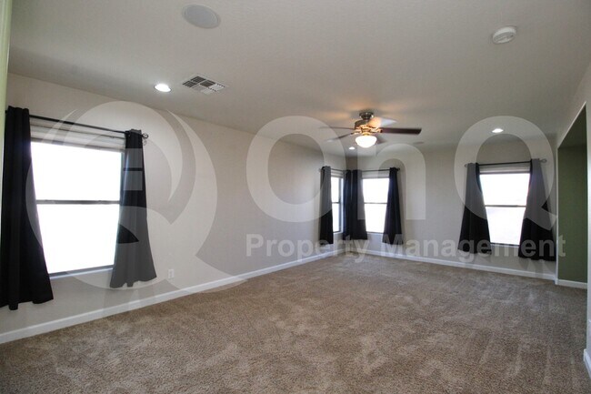 Building Photo - 22310 E Creekside Ct