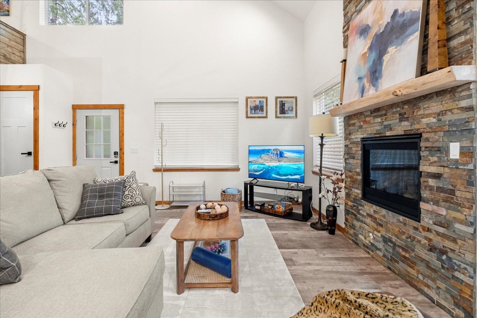 Building Photo - 123 Mowich Way