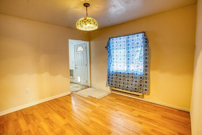 Building Photo - 2073 Thousand Pines Dr