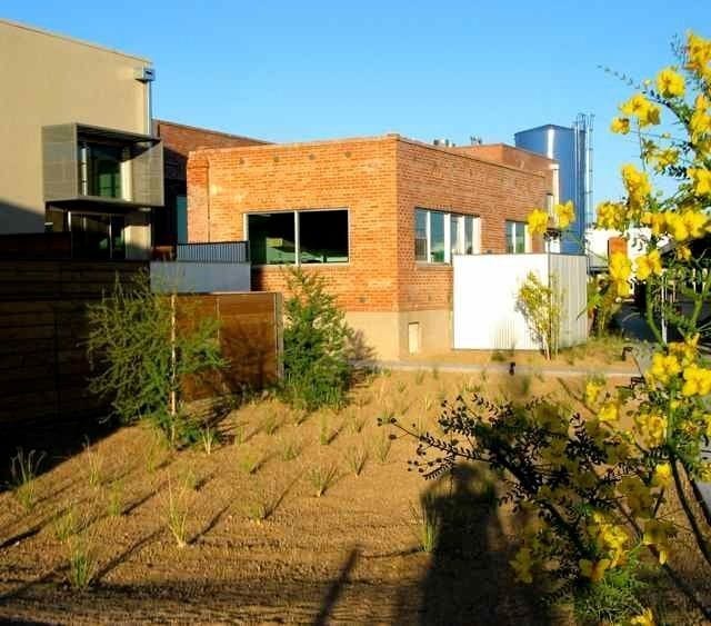 Building Photo - 1001 E 17th St