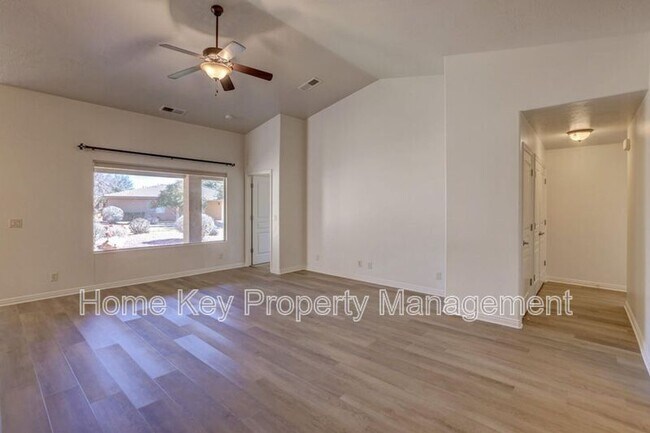 Building Photo - 259 S 300 W