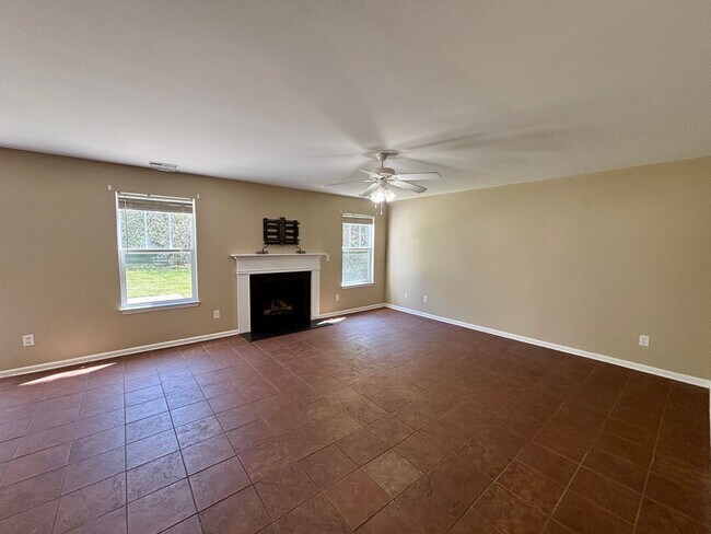 Building Photo - Room to Breathe! 5 Bedroom Home in Desirab...