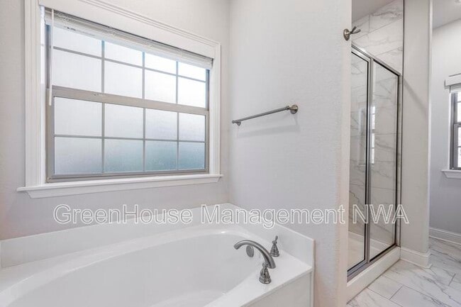 Building Photo - 7 Ripley Ln