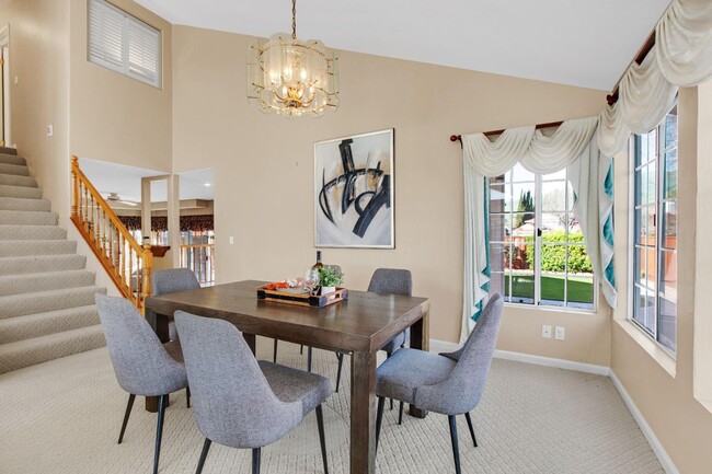 Building Photo - 639 Mercado Ct