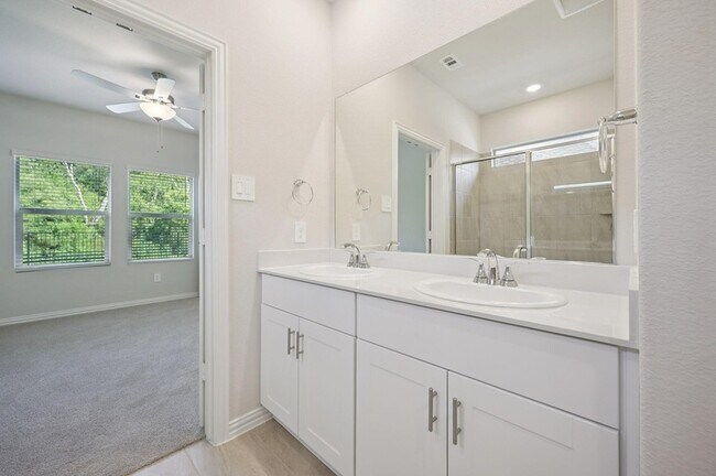 Building Photo - 3412 Brompton Dr